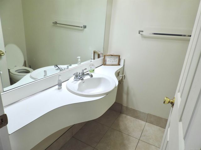 29011 Scarborough Dr Drive, Warren, MI 48088