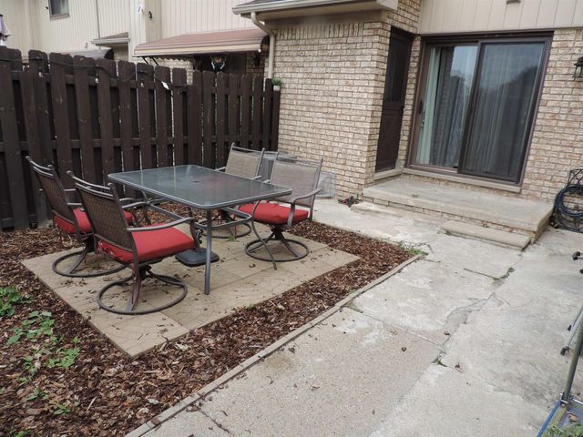 29011 Scarborough Dr Drive, Warren, MI 48088