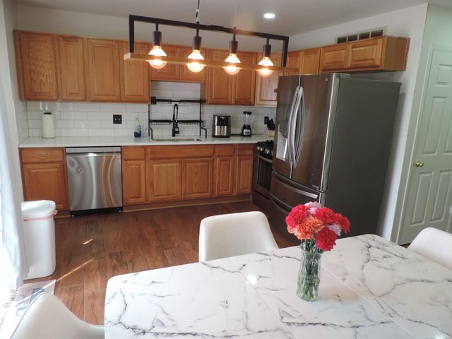 29011 Scarborough Dr Drive, Warren, MI 48088