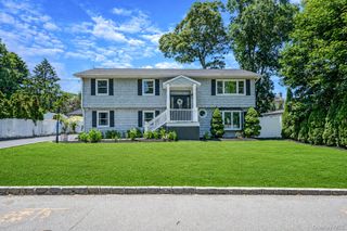146 Rose Drive, Ronkonkoma, NY 11779