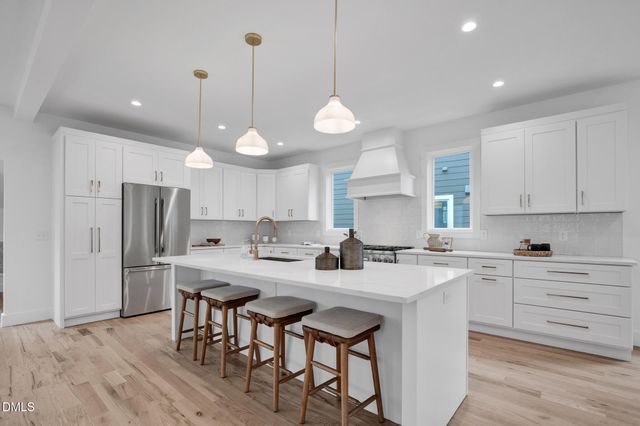 201 E Winmore Avenue, Chapel Hill, NC 27516