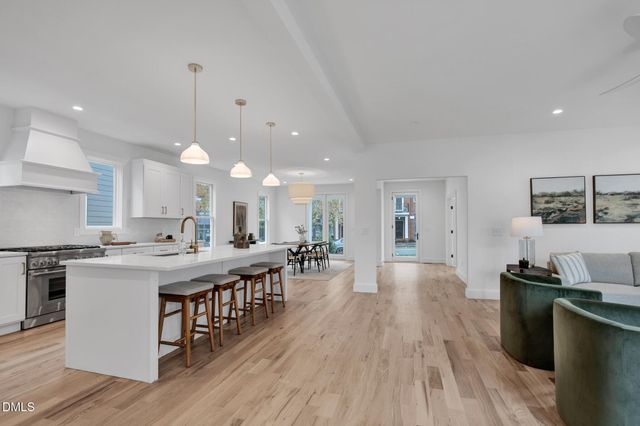 201 E Winmore Avenue, Chapel Hill, NC 27516