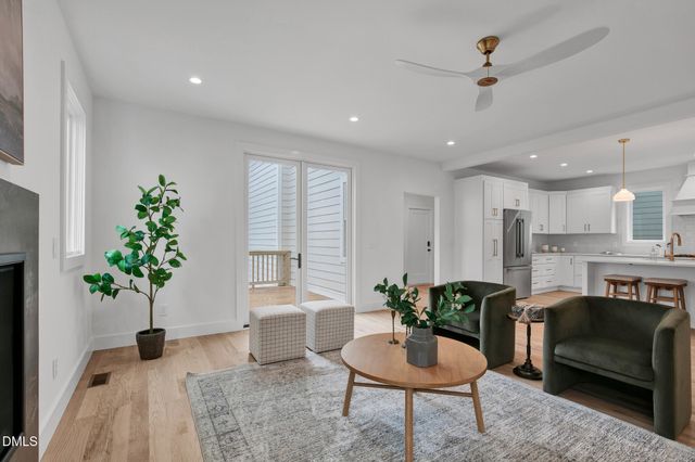 201 E Winmore Avenue, Chapel Hill, NC 27516