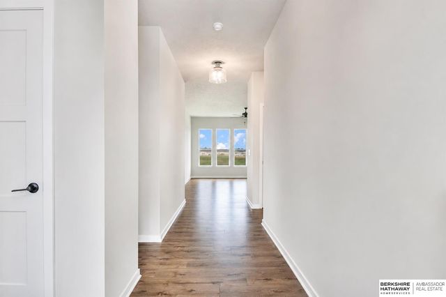 21101 Drexel Street, Elkhorn, NE 68022