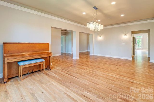 201 Skytop Farm Lane, Hendersonville, NC 28791