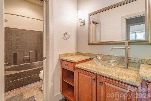 201 Skytop Farm Lane, Hendersonville, NC 28791