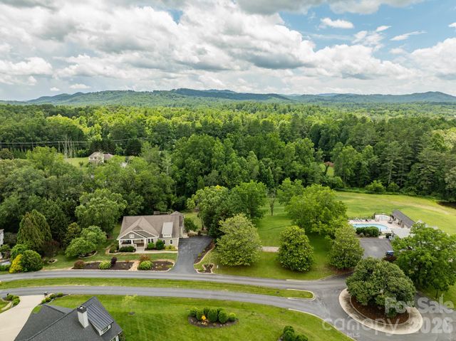 201 Skytop Farm Lane, Hendersonville, NC 28791