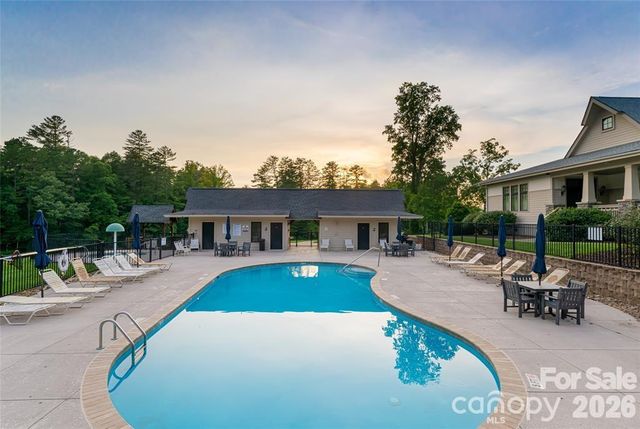 201 Skytop Farm Lane, Hendersonville, NC 28791