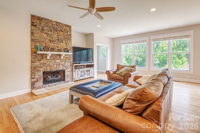 201 Skytop Farm Lane, Hendersonville, NC 28791