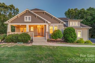 201 Skytop Farm Lane, Hendersonville, NC 28791