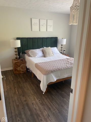 8001 W Valley Farm Lane W, Indianapolis, IN 46214