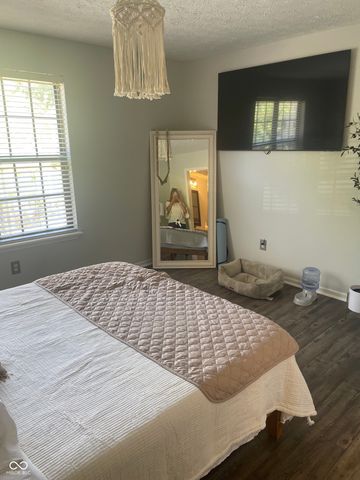 8001 W Valley Farm Lane W, Indianapolis, IN 46214