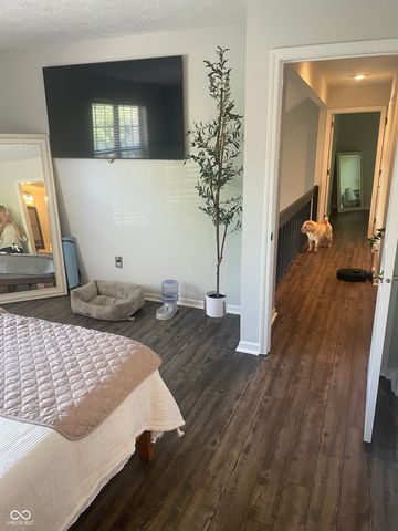 8001 W Valley Farm Lane W, Indianapolis, IN 46214