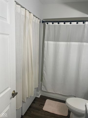 8001 W Valley Farm Lane W, Indianapolis, IN 46214