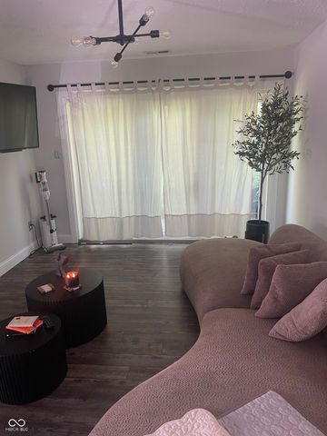 8001 W Valley Farm Lane W, Indianapolis, IN 46214