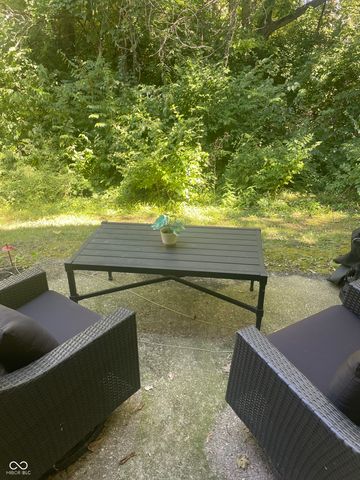 8001 W Valley Farm Lane W, Indianapolis, IN 46214