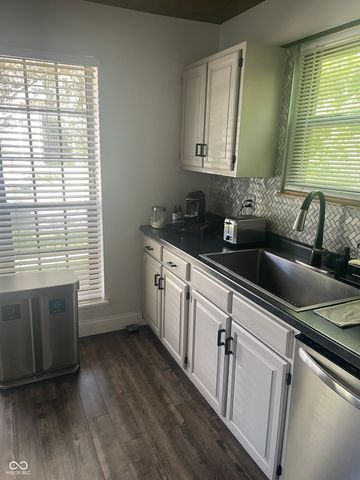 8001 W Valley Farm Lane W, Indianapolis, IN 46214