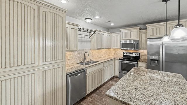 1025 Jackson Avenue, Tahlequah, OK 74464