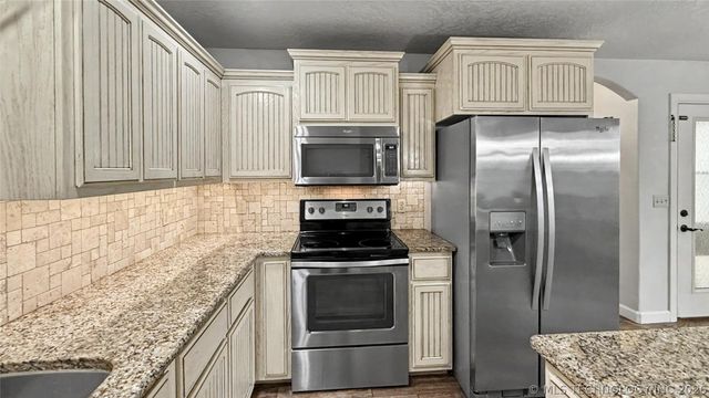 1025 Jackson Avenue, Tahlequah, OK 74464