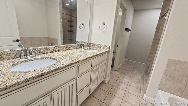 1025 Jackson Avenue, Tahlequah, OK 74464