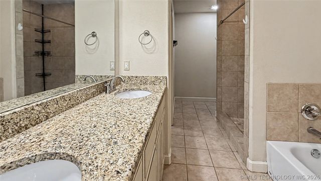 1025 Jackson Avenue, Tahlequah, OK 74464