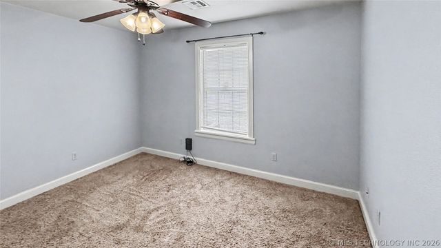 1025 Jackson Avenue, Tahlequah, OK 74464