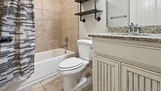 1025 Jackson Avenue, Tahlequah, OK 74464