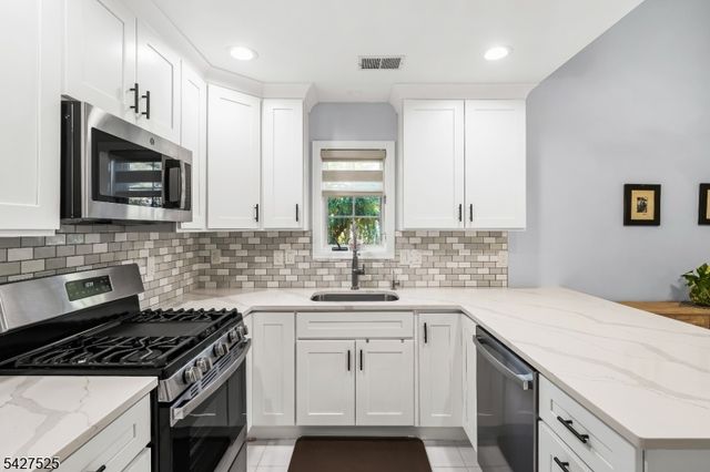 53 Winthrop Rd G, Monroe Twp., NJ 08831