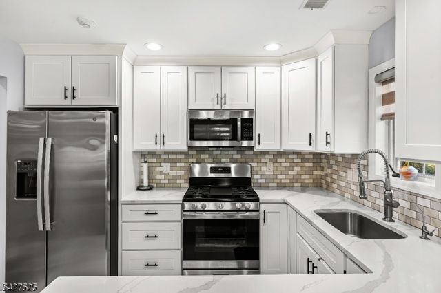 53 Winthrop Rd G, Monroe Twp., NJ 08831