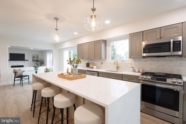 5 BROMPTON PL, Cherry Hill, NJ 08003