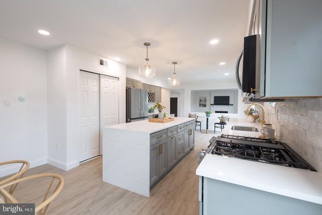 5 BROMPTON PL, Cherry Hill, NJ 08003
