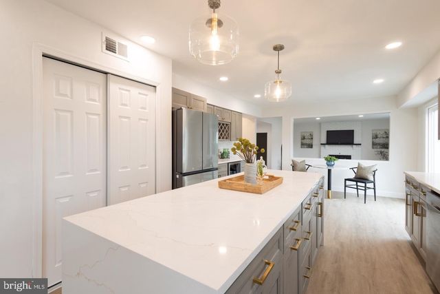 5 BROMPTON PL, Cherry Hill, NJ 08003