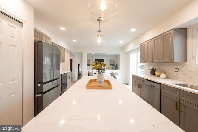5 BROMPTON PL, Cherry Hill, NJ 08003