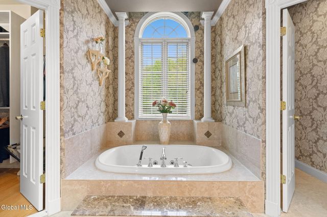 1 Sage Estate, Menands, NY 12204