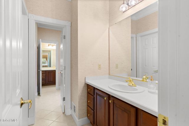 1 Sage Estate, Menands, NY 12204