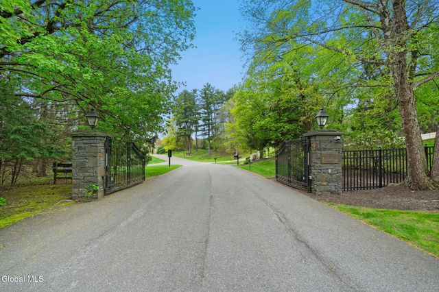 1 Sage Estate, Menands, NY 12204
