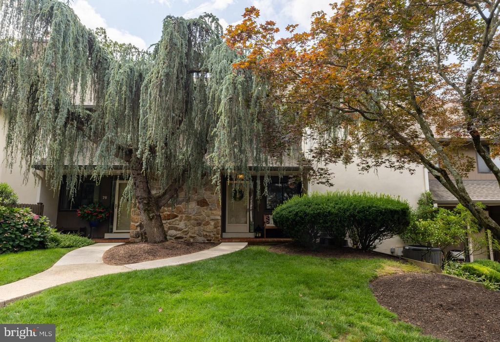 77 OAK KNOLL DR, Berwyn, PA 19312
