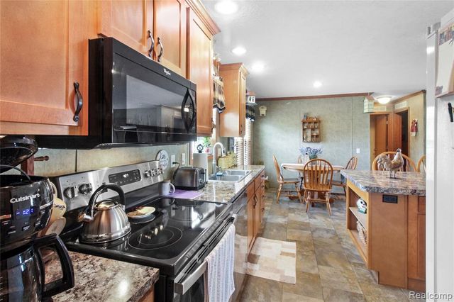 501 Kinloch, Temperance, MI 48182