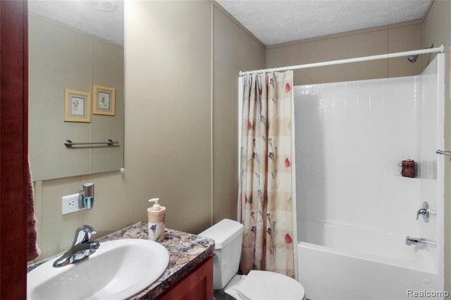 501 Kinloch, Temperance, MI 48182