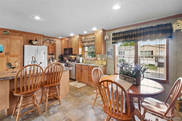 501 Kinloch, Temperance, MI 48182