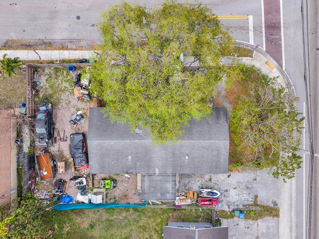 2100 NW 27th Street, Oakland Park, FL 33311