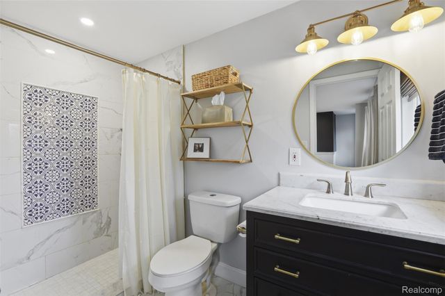 28042 Brentwood Street, Southfield, MI 48076