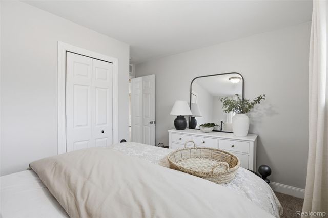 28042 Brentwood Street, Southfield, MI 48076