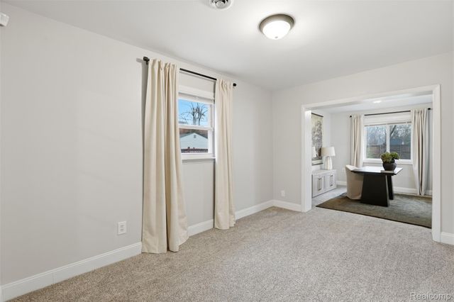 28042 Brentwood Street, Southfield, MI 48076