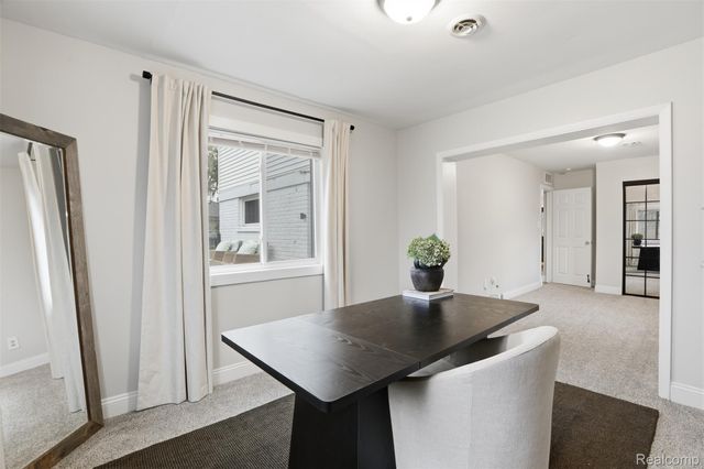 28042 Brentwood Street, Southfield, MI 48076