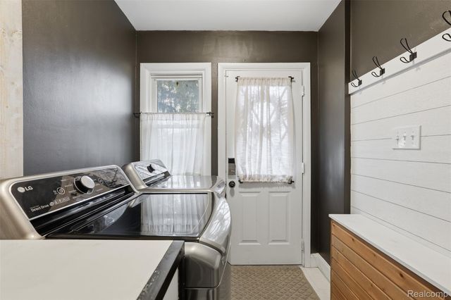 28042 Brentwood Street, Southfield, MI 48076