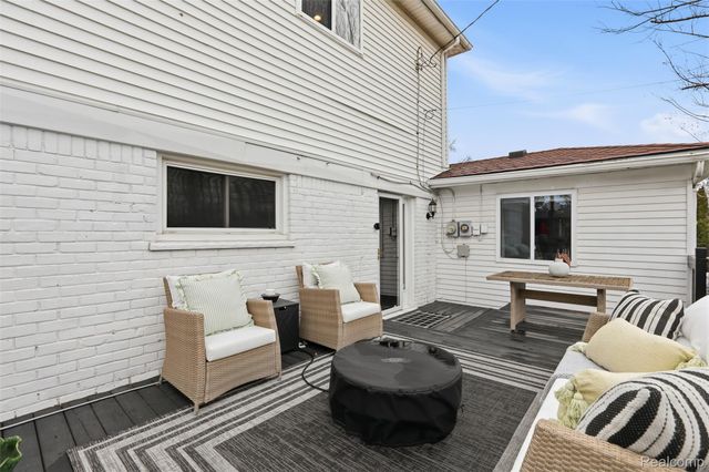 28042 Brentwood Street, Southfield, MI 48076