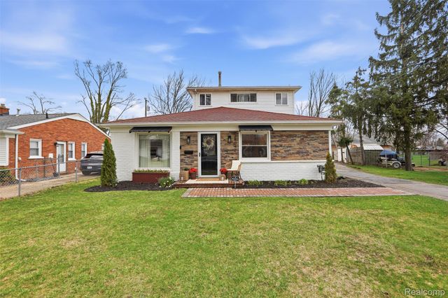 28042 Brentwood Street, Southfield, MI 48076