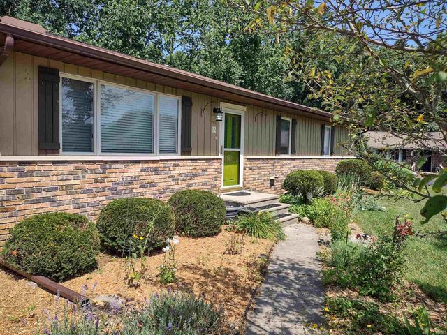 12 Shore Manor Drive, Bristol, IN 46507