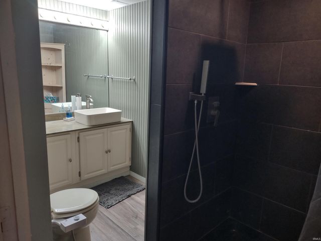 12 Shore Manor Drive, Bristol, IN 46507